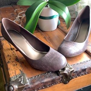 Maurice’s low pumps